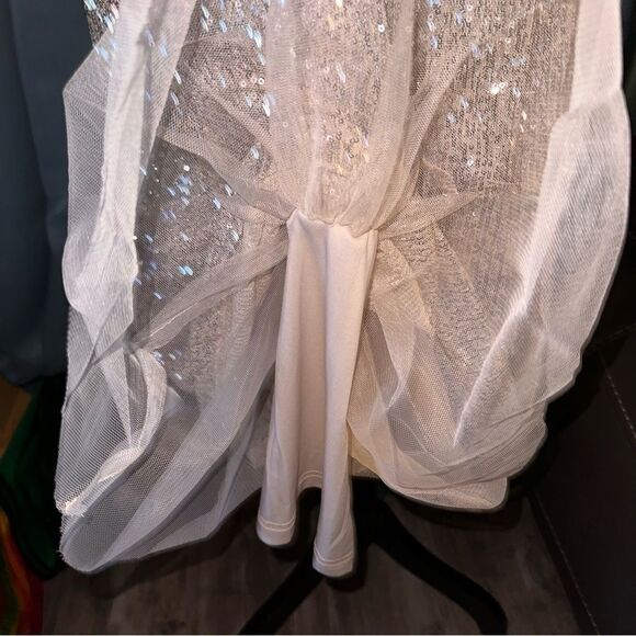 Nwt Women's DRAPER JAMES RSV V-Neck Sequin Dress
by DRAPER JAMES RSVP SZ 8 - Picture 5 of 16